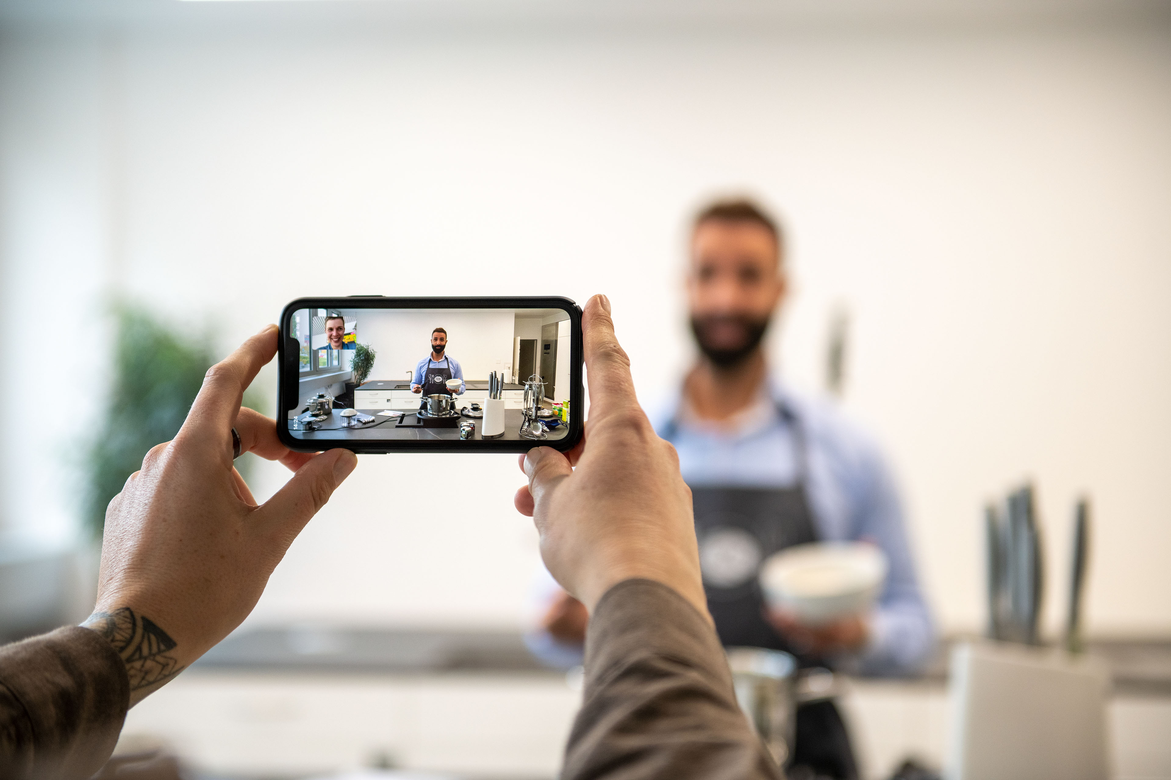 AMC se digitaliza sin perder el toque humano